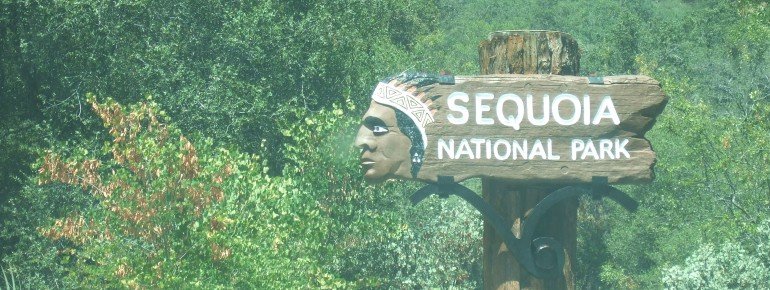 Das Eingangsschild zum Seqouia Nationalpark