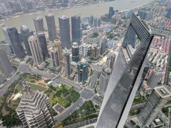 Von der höchsten Aussichtsplattform der Welt hat man einen tollen Blick über Shanghai.