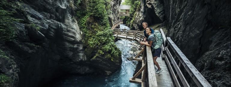 Die Klamm wurde bereits im Jahr 1893 über eine Holzsteganlage erschlossen. Benannt wurde sie nach dem Salzburger Statthalter dieser Zeit, Sigmund Graf von Thun.