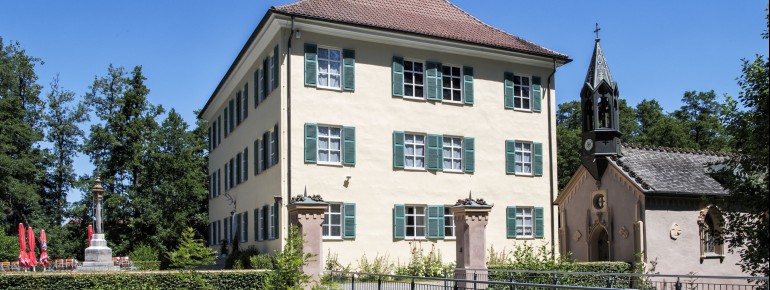 DasDas Sisi-Schloss in Unterwittelsbach erzählt die Geschichte der jungen Kaiserin Elisabeth und ihrer Verbundenheit zur Region.