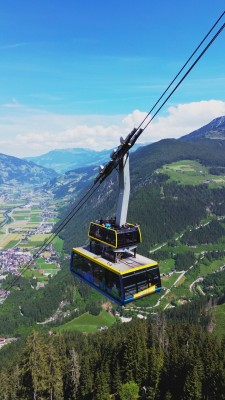 Vom SkyRide aus öffnet sich das Panorama über die Zillertaler Alpen.