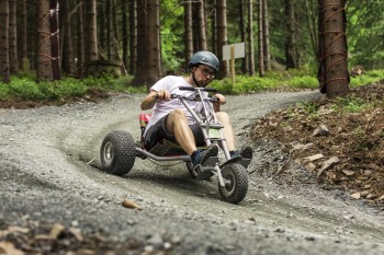 Für ein extra an Adrenalin sorgt die Abfahrt mit den Mountaincarts.