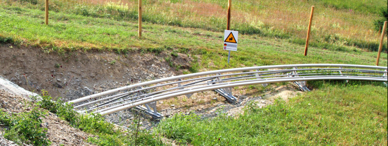 Die neue Rodelbahn liegt direkt an der Bundesstraße 480.