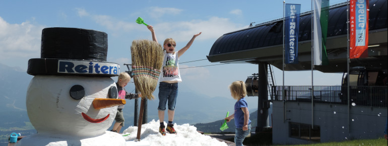 Spaß im Schnee im Sommer