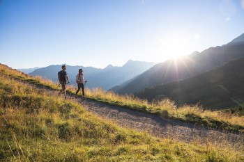 Das Wandern auf dem Ahorn bei Mayrhofen ist bei Sonnenaufgang besonders schön.