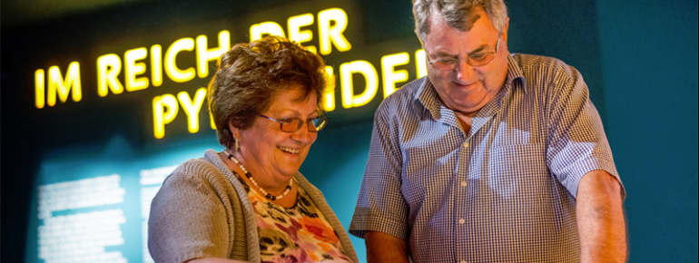 Im "Reich der Pyramiden", einer der 12 Zeitzonen der Ausstellung, kannst du dein Wissen bei einem Quiz testen.