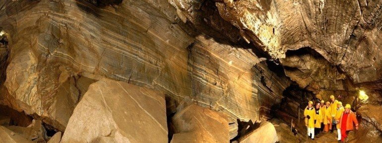 Einmalige Maserungen im Gestein