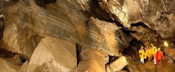 Einmalige Maserungen im Gestein