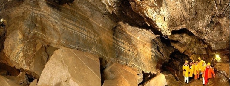 Einmalige Maserungen im Gestein
