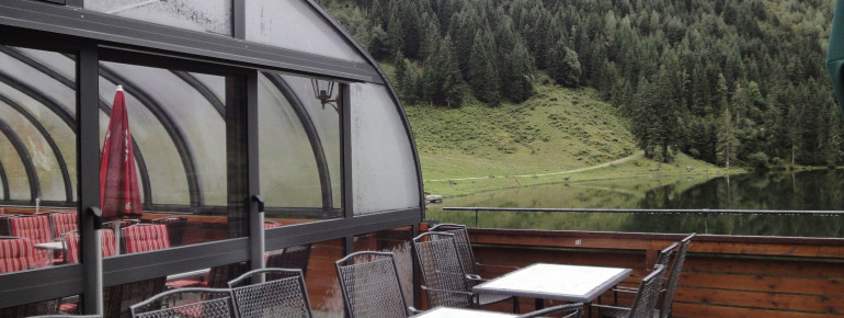 Blick von der Terasse des Forellenhofs