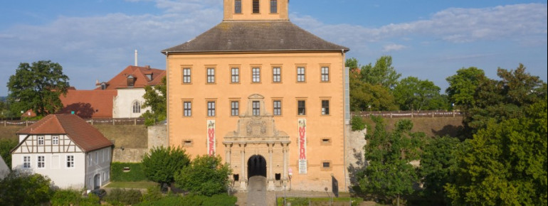 Die Stiftbibliothek Zeitz befindet sich im Torhaus am Schloss Moritzburg.