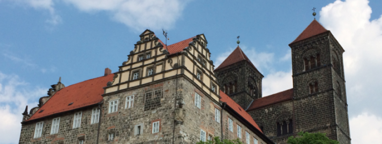 Die Stiftskirche thront auf dem Schlossberg über Quedlinburg