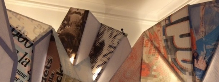 Die moderne Gestaltung des Museums steht im Kontrast zu den archäologischen Themen