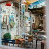 Szimpla Kert war die erste Ruinenbar in Budapest und hat damit den Weg für viele andere ähnliche Locations geebnet.