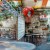 Szimpla Kert erstreckt sich über mehrere Etagen und bietet verschiedene Bars.