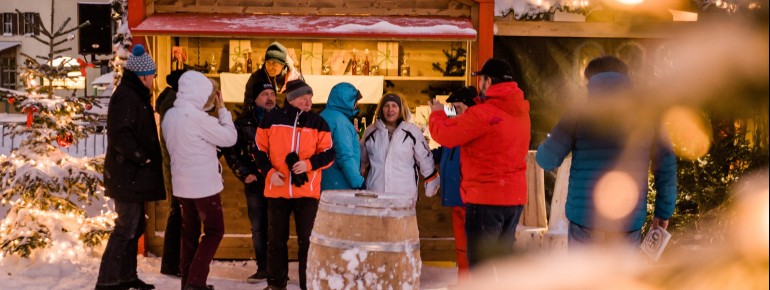Auf dem Obertauerner Weihnachtsmarkt kann man allerlei Leckereien probieren.