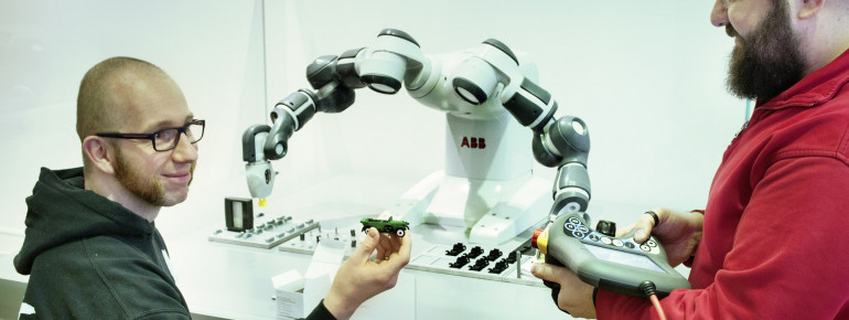 Wir sehr die Industrie mittlerweile digitalisiert ist, siehst du im Bereich Automobilbau.