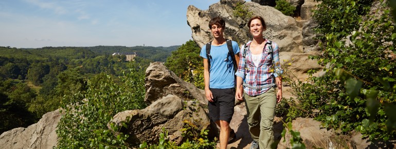 Die Großvaterfelsen bei Blankenburg markieren den westlichen Abschnitt der Teufelsmauer – ein beliebtes Ziel für Wanderer im nördlichen Harzvorland.
