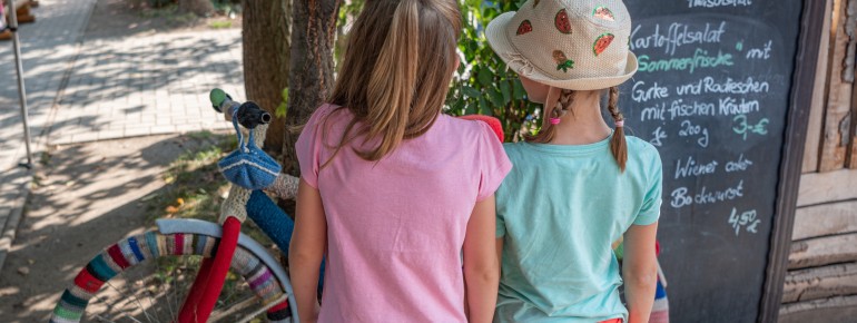 Das Holle Haus lockt micht hausgemachten Spezialitäten, von Kartoffelsalat über selbstgemachte Torten. Hier ist für jeden etwas dabei.