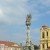 Die Dreifaltigkeitssäule stellt die drei Übel dar, mit der die Stadt Timisoara im Laufe ihrer Geschichte zu kämpfen hatte.