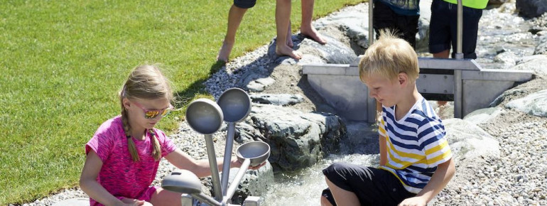 Kinder können in Timoks Wilder Welt inspirierende Wasserspiele erkunden.