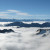 Einen tollen Blick über die Wolken hast du vom Gipfel der Zugspitze.