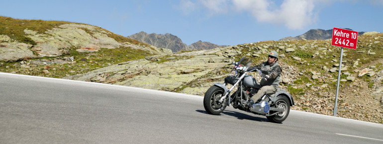 Das Museum befindet sich an der für Motorradfahrer attraktivsten Route über die Alpen.