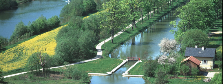 Die Tropfsteinhöhle liegt im schönen Altmühltal