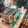 Nachbildung der Destillerie von außen im Shop.