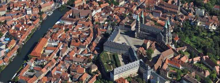 Die Altstadt von Bamberg aus der Luft betrachtet.