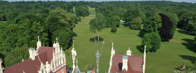Blick vom Schlossturm über den Park