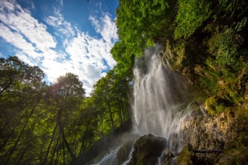 Der Uracher Wasserfall gilt als einer der schönsten Wasserfälle der Schwäbischen Alb.