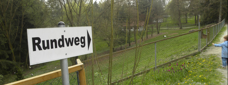 Zu empfehlen ist der gut ausgeschilderte Rundweg