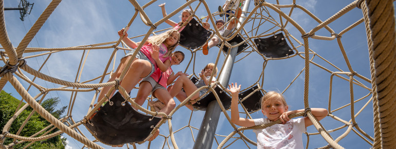 Riesenseilpyramide an Wagrainis Grafenberg