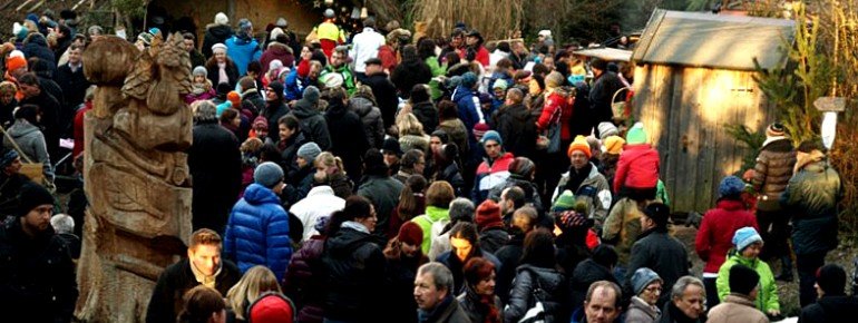 Die Waldweihnacht lockt jedes Jahr Tausende Besucher an.