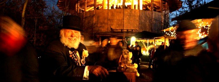 Weihnachtliche Stimmung im Adventsdorf