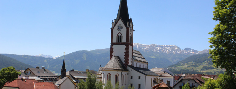 Wallfahrts- u. Stille Nacht Basilika Mariapfarr von außen