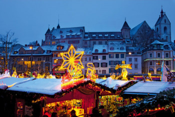 Der Basler Weihnachtsmarkt auf dem Barfüsserplatz und Münsterplatz ist einer der schönsten und größten der Schweiz.