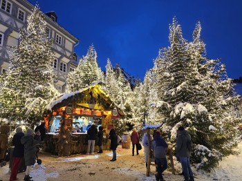 Glühweinstand Weihnachtswald
