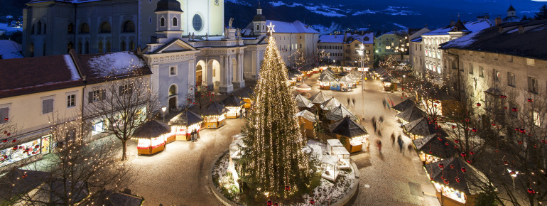 Der Brixner Weihnachtsmarkt am Domplatz ist einer der schönsten Weihnachtsmärkte Südtirols.