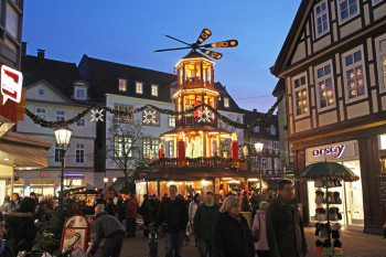 Nicht nur der beliebte Weihnachtsmarkt in der Altstadt sorgt für eine winterliche Atmosphäre.
