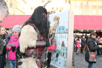 Am Nikolaustag ist in Prag der Teufel los - häufig gemeinsam mit dem Heiligen Sankt Nikolaus und seinem Engel.