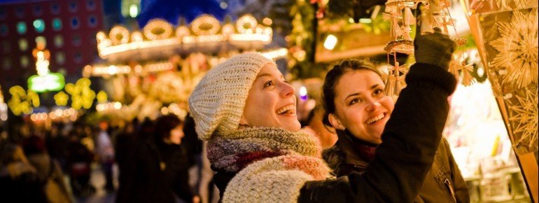 Reges Markttreiben und allerlei schöne Waren