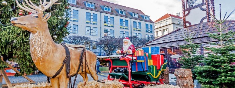 Alles wird weihnachtlich dekoriert