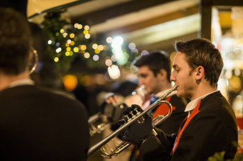 Das Weihnachtliche Vorspiel der Musikschule wird begleitet von heiter-besinnlichen Weihnachtsgeschichten.