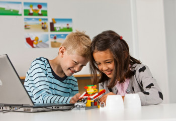 Mit Lego WeDo können Roboter zum Leben erweckt werden.