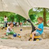 Der überdachte Sandspielplatz eignet sich auch super bei hohen Temperaturen.