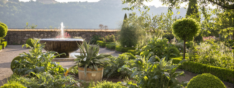 Der Bastionsgarten wurde auf der Grundlage des Kupferstichwerkes "Hortus Eystettensis" angelegt.