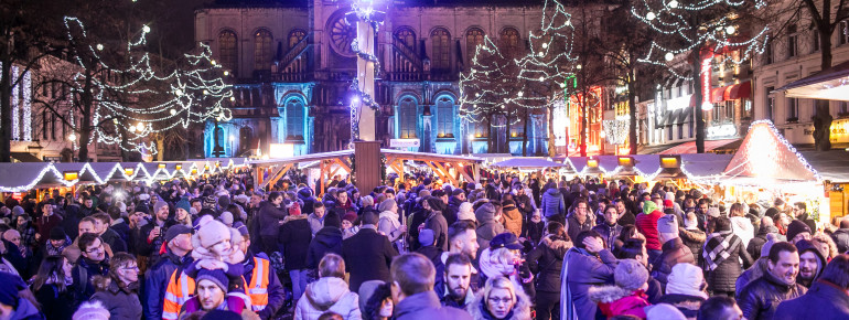 Der Winterwunder Weihnachtsmarkt lockt in der Vorweihnachtszeit zahlreiche Besucher in die Innenstadt.