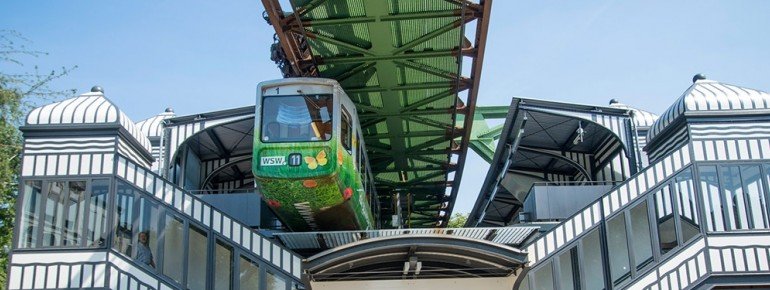 Auf 13,3 Kilometern schwebt die Hochbahn über der Stadt.